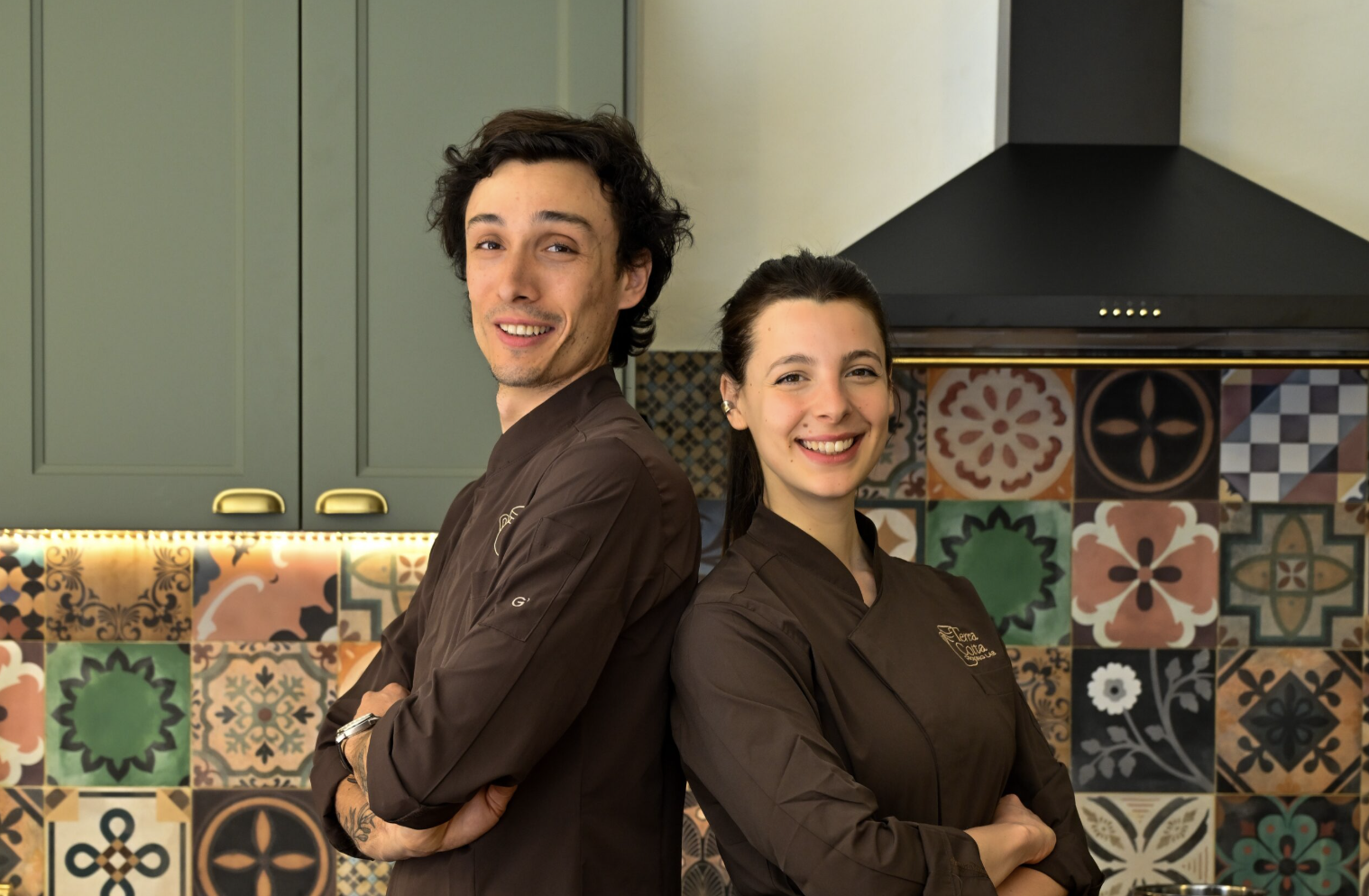 Livio e Noemi nella loro cucina